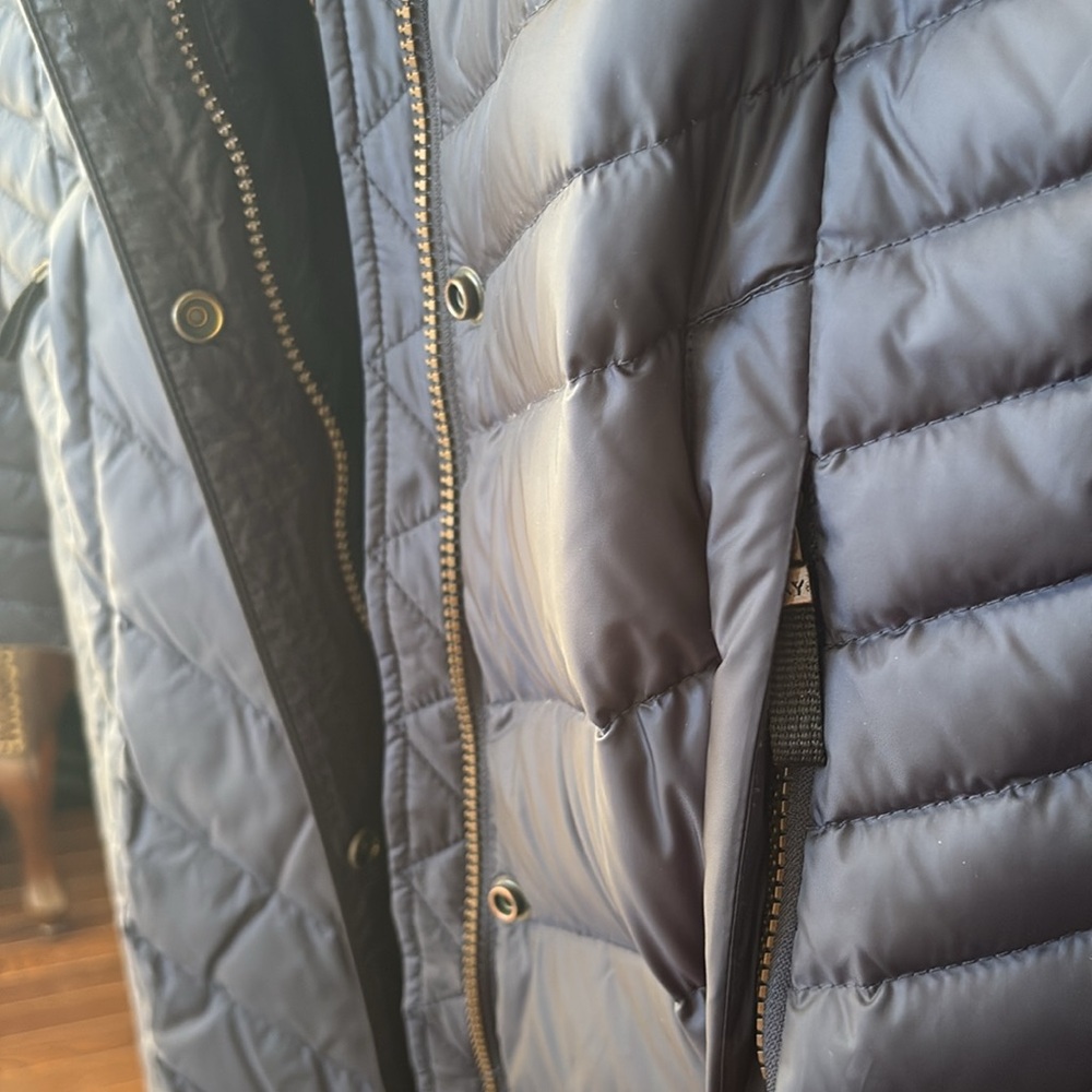 Marc NY Elegant Navy Puffer Coat with Fur Hood - Picture 3 of 14